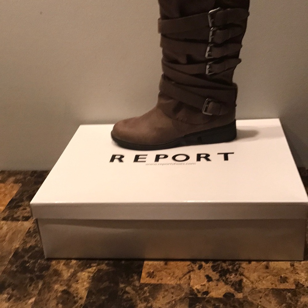 Report Footwear